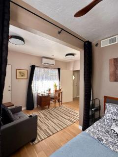 Downtown Midcentury Studio plus 3 mins to Farmers Mkt - 0