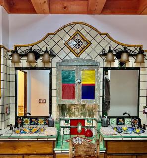 2 king bds 2.5 bathrooms in the heart of Downtown - 5