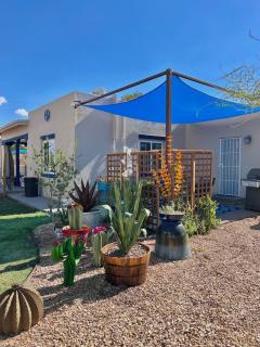 3 bd, Full kitchen, fenced yard, near Field of Dreams - 9