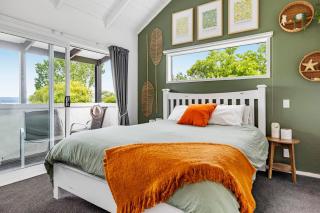 The Villa - Summer Retreat with Amazing Lake Views - 7