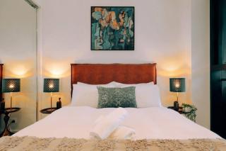 Convenient Cosy Hideaway with Pool Gym Spa Sauna - 7