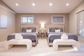 Marbella Lane - Charming 4BR Bungalo for Relaxing Retreat - 6