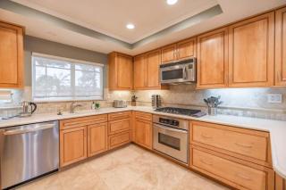 Marbella Lane - Charming 4BR Bungalo for Relaxing Retreat - 7