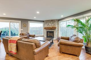 Great for Groups Home 3 Mi to Dtwn Springfield! - 4