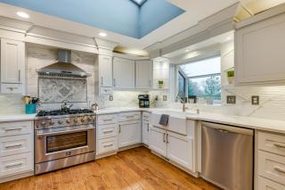 Great for Groups Home 3 Mi to Dtwn Springfield! - 1