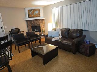 Pup friendly Beautiful 2 Bedroom - 6