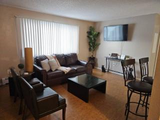 Pup friendly Beautiful 2 Bedroom - 3
