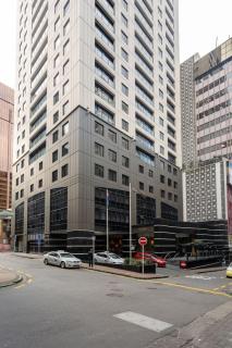 Chic Hotel Room at City Life Auckland - 3