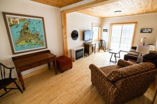 Bonne Bay Biscuit Box - 1