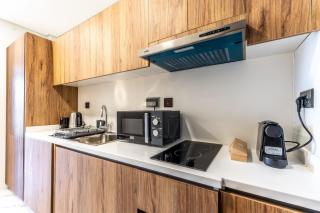 Cozy Studio Apt with balcony - 5