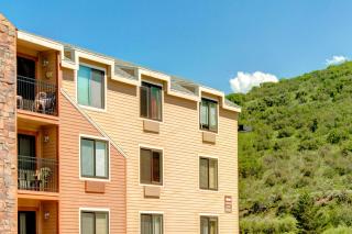 Carriage House #407 - 5