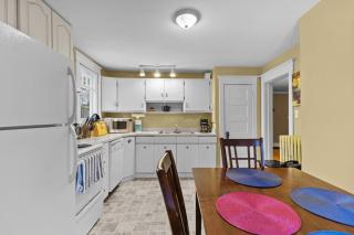 Midstream Modern 2BR Wi-Fi Parking - 9