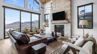 2 Min to Jordanelle Gondola • Hot Tub • Spa Suite • Movie Room Mountain Views Skyridge Summit by AvantStay - 8