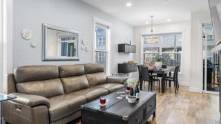 Rooftop Deck w Hot Tub Near Dining Ski Slopes The Lookout by AvantStay - 4