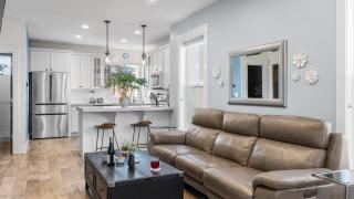 Rooftop Deck w Hot Tub Near Dining Ski Slopes The Lookout by AvantStay - 3