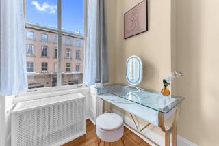 Brooklyn Heights 2BR Secret Retreat - 2