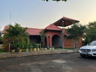 Vineyard Farmstay - 0