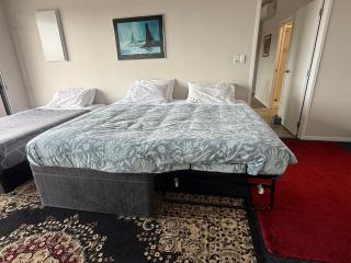 Bright & Fresh with great views - 3