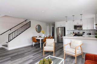 Upscale 4BR Haven Sleeps 8 with Free Parking - 5