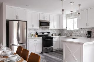 Upscale 4BR Haven Sleeps 8 with Free Parking - 4