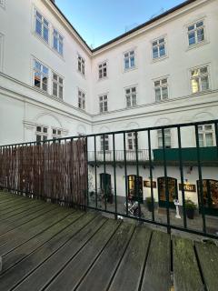 Mariahilfer Best Location in Vienna - 8