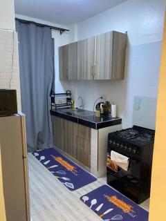 Cozy 1 Bedroom With Lift, Parking and Security - 2