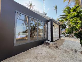 Beach front villa - 8