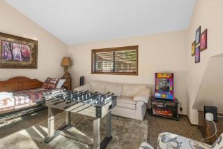 Bear Canyon: Large Cabin, Beautiful Views & HotTub - 6