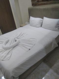 Green pyramids view - 0