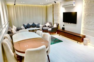 3-Bedroom Short-Stay Apartment in El Rehab - 6