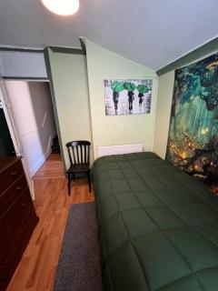 room near Luton center - 6