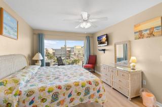 Beach View Balcony at John's Pass - 7