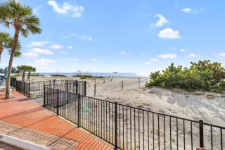 Beach View Balcony at John's Pass - 4