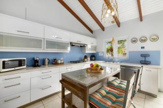 Moko Nest 5-Bed Luxury Pool Villa by Bocobay - 1