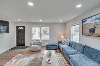 Walk to Leesburg Historic District Family Retreat - 4