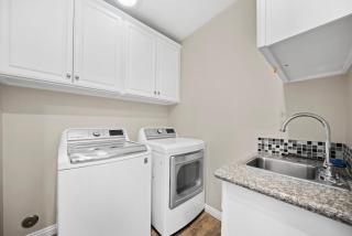 Modern Luxe Villa Pool Rooftop Paradise - 6