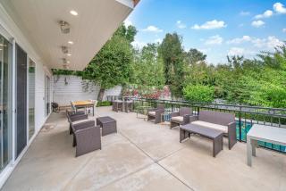 Modern Luxe Villa Pool Rooftop Paradise - 4