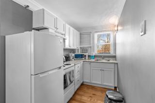 Downtown Gem 2BR Tub Parking - 9