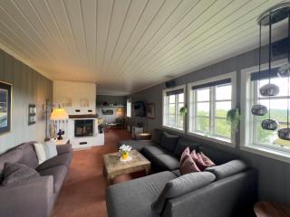 Mountain Home With 5 Bedrooms And 2 Fireplaces - 8