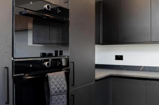 Lux Home Contractors, Parking,Long Stay Saver! - 3