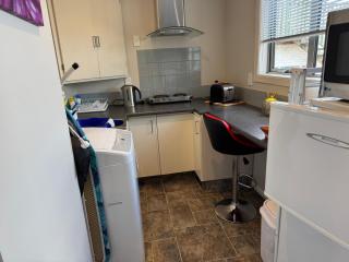 Cosy Caversham Retreat - 2