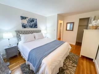 Sun-filled 2BR, In-Unit Laundry, Near T & Medical - 5