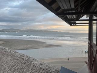 Costa Catalina - Beachfront Escape - 7