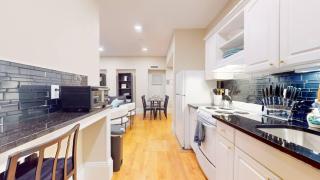 2 Bedroom Unit in the Heart of Back Bay - 3