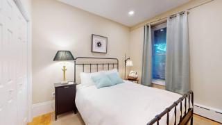 2 Bedroom Unit in the Heart of Back Bay - 1