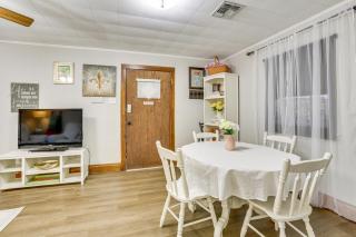 2 Mi to Nicholls State University Home with Yard - 4