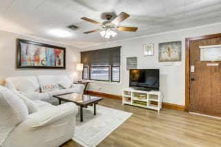 2 Mi to Nicholls State University Home with Yard - 6