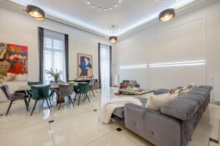 Magnificent 3BR w Balcony by the Parliament - 2
