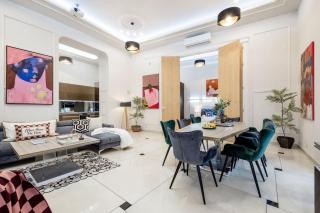 Magnificent 3BR w Balcony by the Parliament - 1