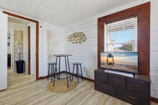 Modern Studio • Balcony • Pet Friendly - 2